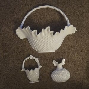Vintage- Burwood Products Co- White Plastic Hobnob Basket Wall Hanging Set